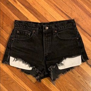 Black vintage Levi’s shorts